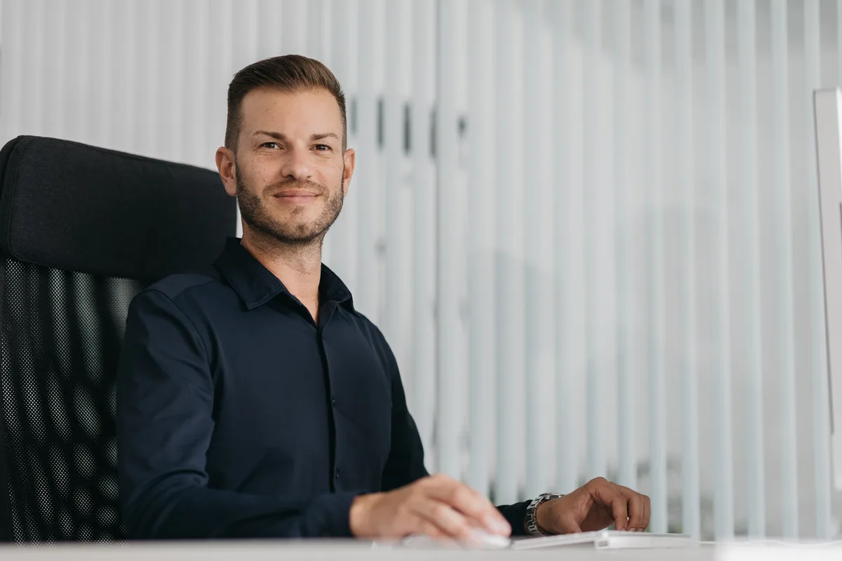 Michael Traxler im Büro